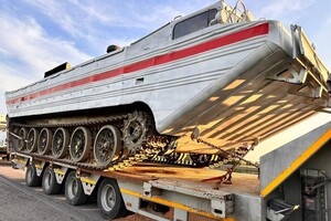 Одесская область продолжают помогать Херсонской: передали лодки и воду