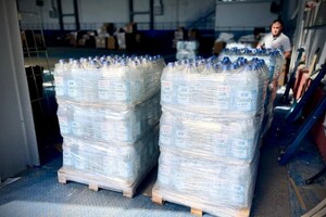 Одесская область продолжают помогать Херсонской: передали лодки и воду