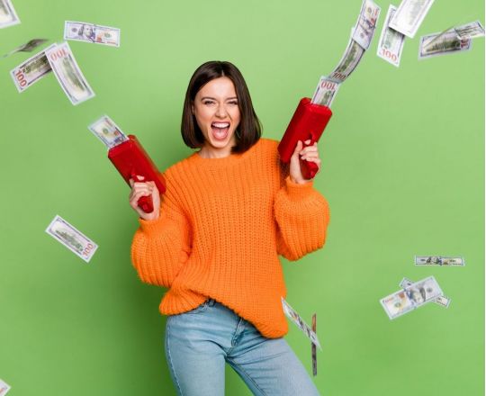 Гроші будуть литися рікою: які три знаки Зодіаку підвищать свої доходи вже в липні
