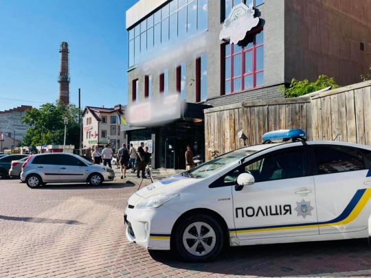 Кіллер намагався застрелити відвідувача спортклубу в Івано-Франківську: момент потрапив на відео