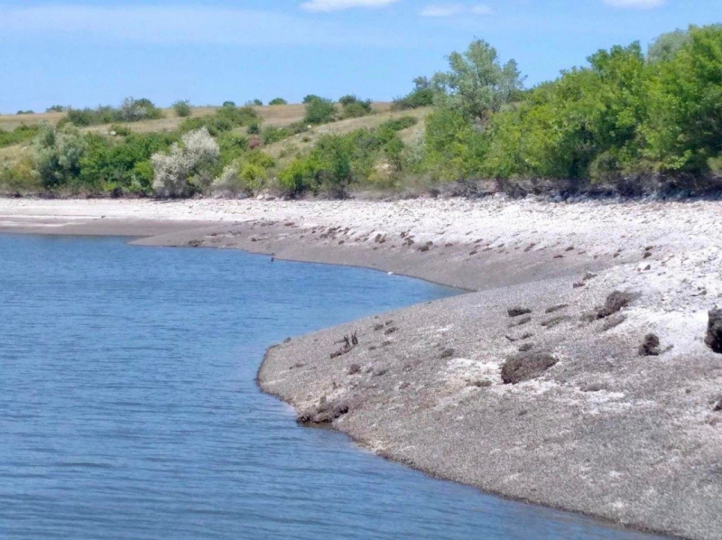 У мережі показали, як виглядає Каховське море після теракту росіян (фото, відео)