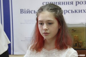 15-летняя волонтер "Мишка" из Одессы получила награду от Главнокомандующего ВСУ