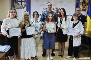 15-летняя волонтер "Мишка" из Одессы получила награду от Главнокомандующего ВСУ
