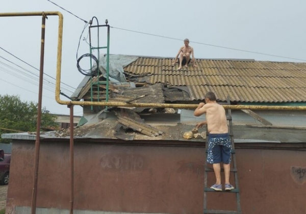 Одесские патрульные показали первые минуты с места падения обломков ракеты (видео)