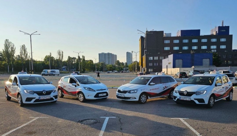 Найбільша автошкола Києва — «Карат»: переваги навчання в ній