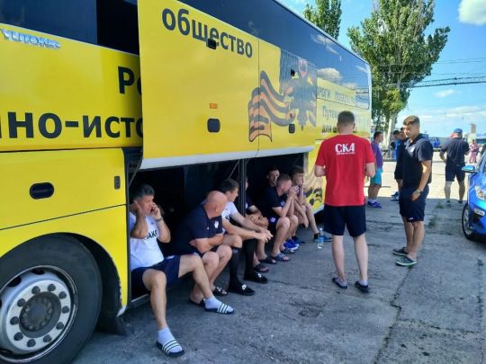 «Не доїхали 200 метрів»: футболісти російського клубу мало не потрапили під нічний обстріл Кримського мосту
