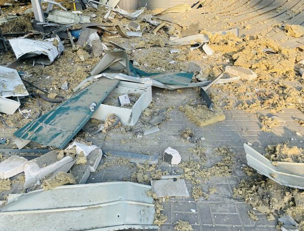 Потужно працювала ППО: окупанти вночі атакували дронами південь України, є влучання