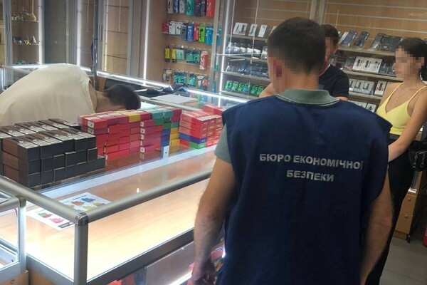 В Одессе конфисковали электронные сигареты на четыре миллиона гривен