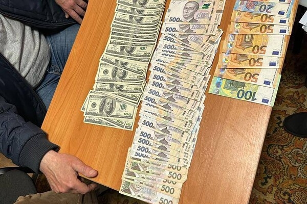 Работник музея "помогал" разместить МАФы на территории Мемориала героической обороны Одессы