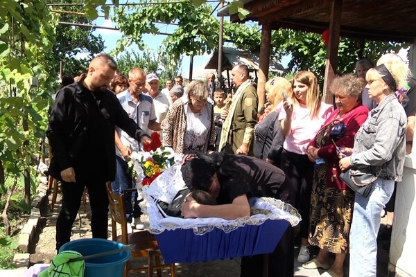 В Одесской области простились с погибшим защитником Сергеем Ковальчуком
