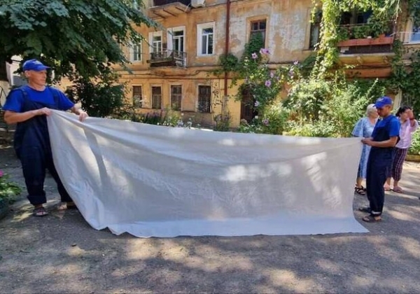 Из-за ночной атаки в Одессе разбиты 1481 окна: где получить пленку