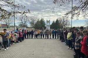 В Одесской области открыли мемориальную доску погибшегому защитнику Ивану Сайтарли В Одесской области открыли мемориальную доску погибшегому защитнику Ивану Сайтарли
