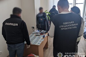 В Одессе врач требовал 5500 долларов взятки у военнослужащего