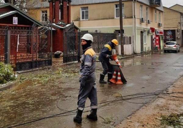 Из-за непогоды у более двух тысяч клиентов в восьми населеных пунктах Одесской области нет света