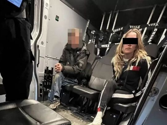 Кусала і&nbsp;лякала туберкульозом: у&nbsp;Польщі п'яна українка напала на&nbsp;поліцейського