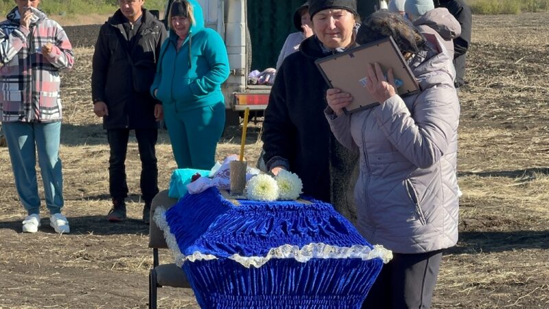 Навіть після пережитого не всі у селі розірвали зв’язок з рф: мешканка Харківщини втратила чотирьох найдорожчих людей під час ракетного удару