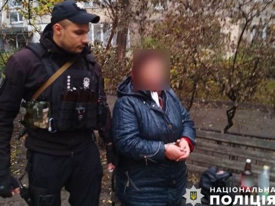 Сімейне застілля в&nbsp;Києві завершилось різаниною: теща вдарила затя в&nbsp;живіт ножем