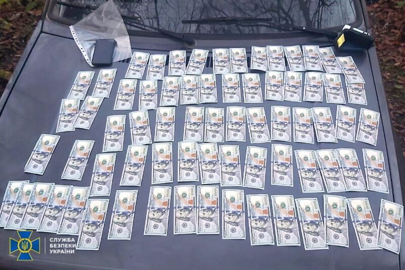 Трофейна зброя бандитам не&nbsp;дісталася: у&nbsp;Західній Україні СБУ перехопила &laquo;стволи&raquo; із&nbsp;зони бойових дій (фото)