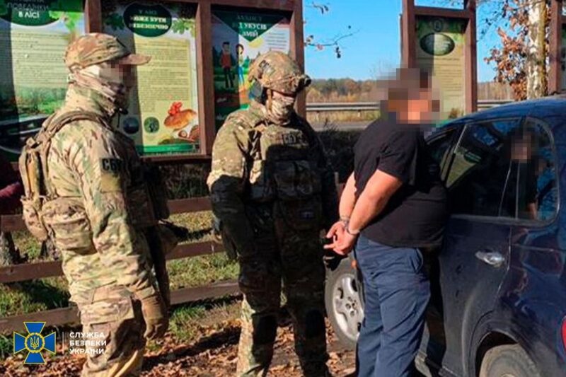 Трофейна зброя бандитам не&nbsp;дісталася: у&nbsp;Західній Україні СБУ перехопила &laquo;стволи&raquo; із&nbsp;зони бойових дій (фото)