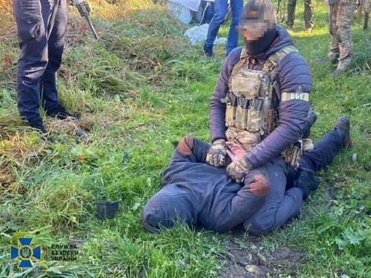 Трофейна зброя бандитам не&nbsp;дісталася: у&nbsp;Західній Україні СБУ перехопила &laquo;стволи&raquo; із&nbsp;зони бойових дій (фото)