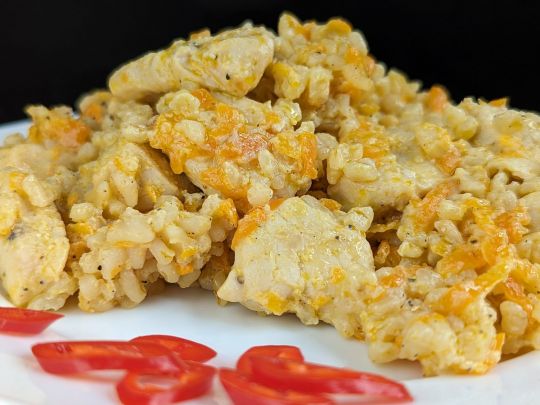 Вершковий булгур з куркою: смачно та корисно