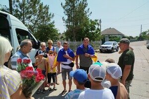Более двух лет в плену: в Одесскую область вернулись четверо защитников Змеиного Более двух лет в плену: в Одесскую область вернулись четверо защитников Змеиного