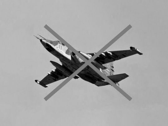 Догорає в степах українського Донбасу: військові ЗСУ приземлили ворожий Су-25