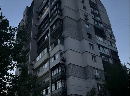 Ворог вдарив вночі балістикою по&nbsp;Дніпру: постраждали 7 людей, серед них&nbsp;&mdash; підліток