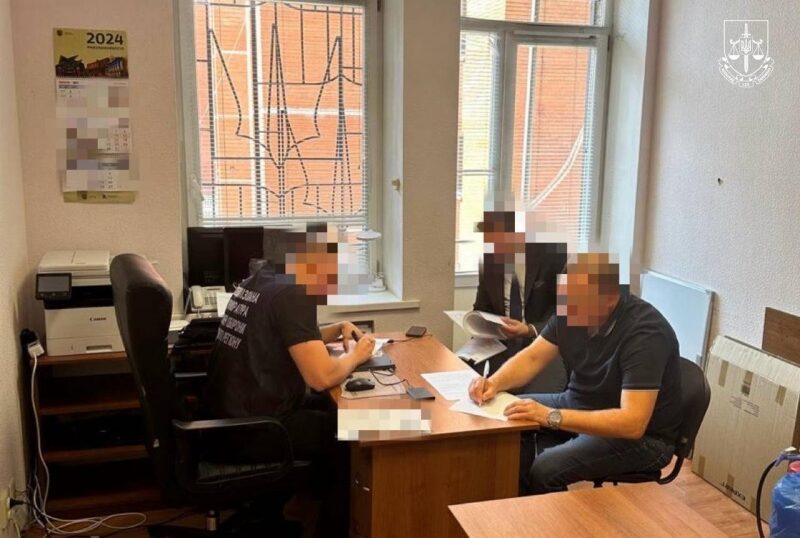 Близько 30 чиновників затримано у справі про розкрадання 1,5 млрд гривень, виділених на оборону (фото)