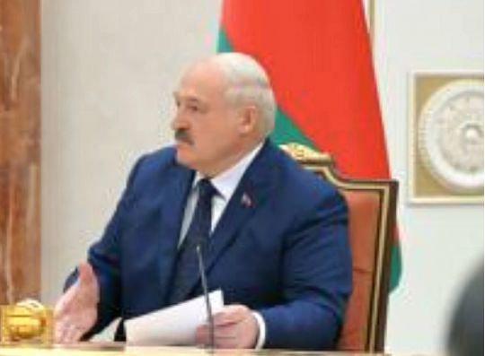 &laquo;Нікому ми&nbsp;не&nbsp;потрібні&raquo;: Лукашенко піддався паніці і&nbsp;заговорив про крах росії