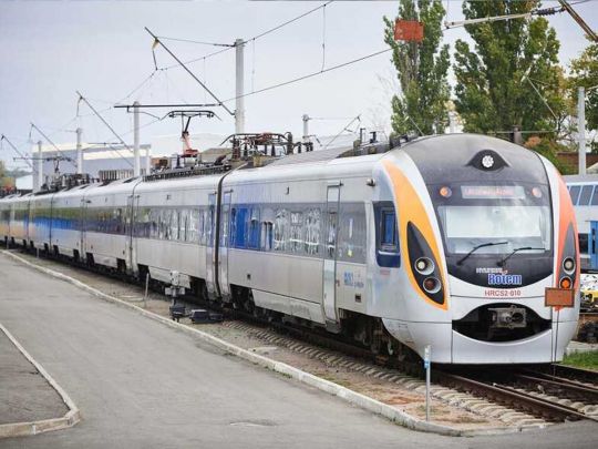 Обстріл залізниці на Полтавщині: які поїзди затримуються на понад 4 години