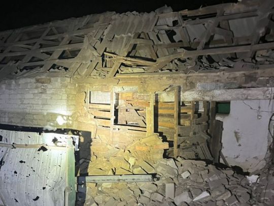 Вночі окупанти вдарили по Нікополю з артилерії та атакували дронами: є поранені, багато руйнувань (фото)