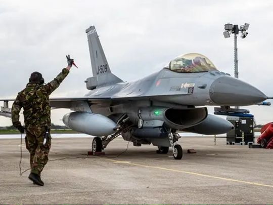 Встигли до Дня Повітряних сил ЗСУ: Зеленський підтвердив отримання Україною перших винищувачів F-16