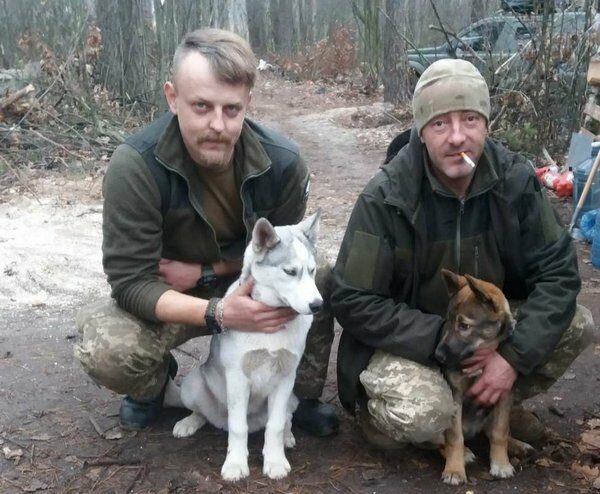 &laquo;У&nbsp;сина було дві пластини в&nbsp;нозі та&nbsp;багато поранень, але він пішов воювати&raquo;: на&nbsp;Донеччині загинув атовець &laquo;Вуйко&raquo; з&nbsp;Прикарпаття