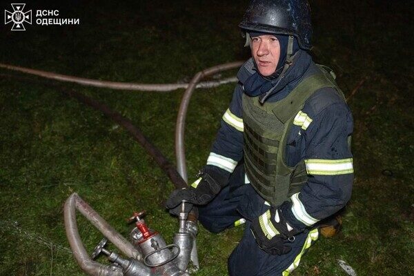 В Одессе произошел мощный пожар: горело складское здание