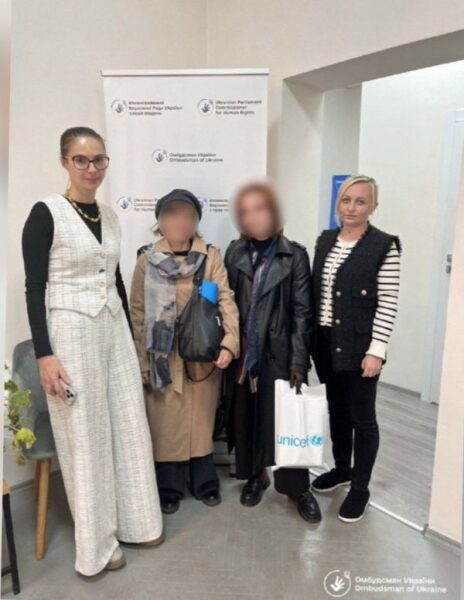 Маленькі українці повернулись додому: на&nbsp;Батьківщину прибули ще&nbsp;шестеро вивезених окупантами дітей