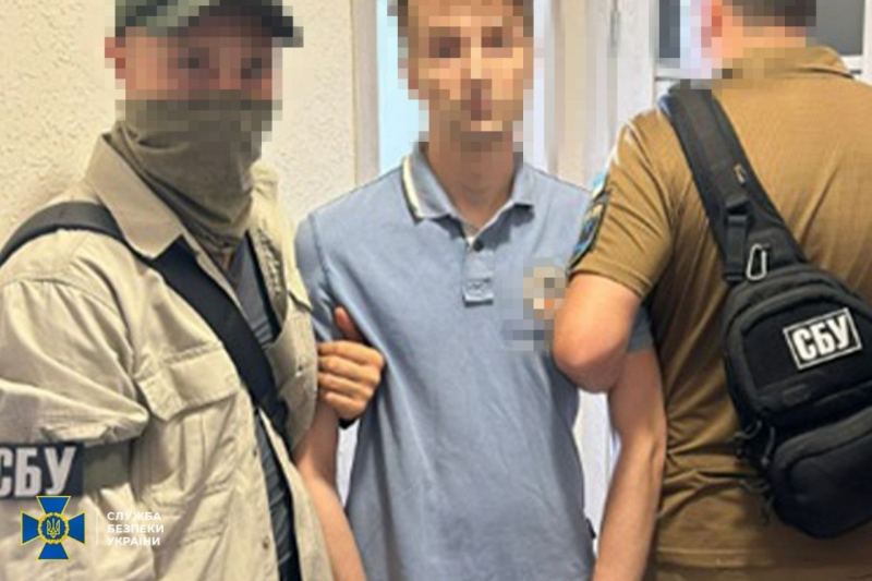 СБУ затримала велику злочинну групу, яка заробила на ухилянтах 40 мільйонів гривень (фото)