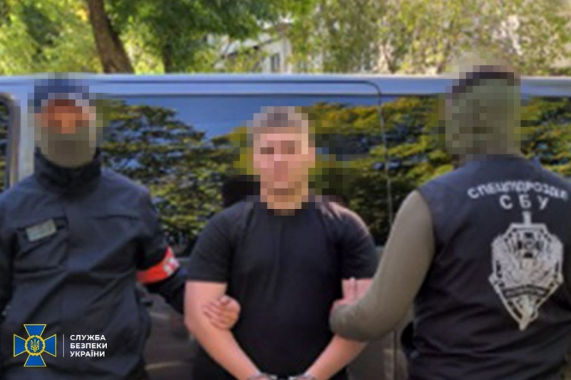 СБУ затримала велику злочинну групу, яка заробила на ухилянтах 40 мільйонів гривень (фото)