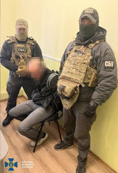 Шпигували за потягами з військовою технікою: на Буковині затримали агента фсб та його поплічника