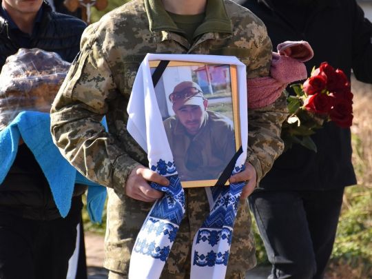 Вісім місяців безсонних ночей у&nbsp;невідомості: на&nbsp;Вінниччині попрощалися з&nbsp;28-річним воїном