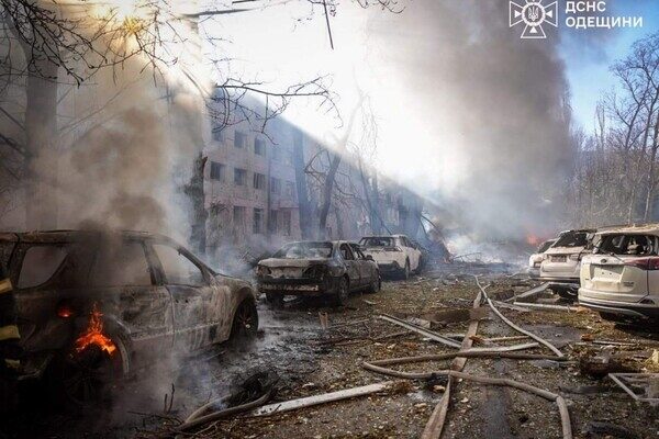 Ракетный удар по Одессе 18 ноября: погибших уже 10, среди них семь полицейских