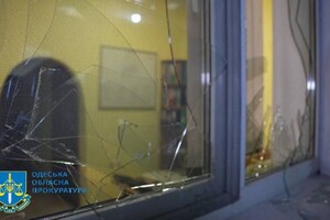 Вечером РФ нанесла ракетный удар по пожарной части в Одессе: ранены спасатели (обновлено)