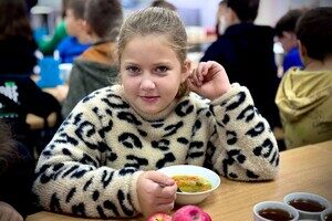 В части Одессы заработала система горячего питания для младшеклассников 