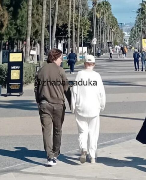 Пугачова і&nbsp;Ротару&hellip; поцілувались: у&nbsp;мережі згадали, як&nbsp;свого часу в&nbsp;москві хотіли посварити двох великих співачок