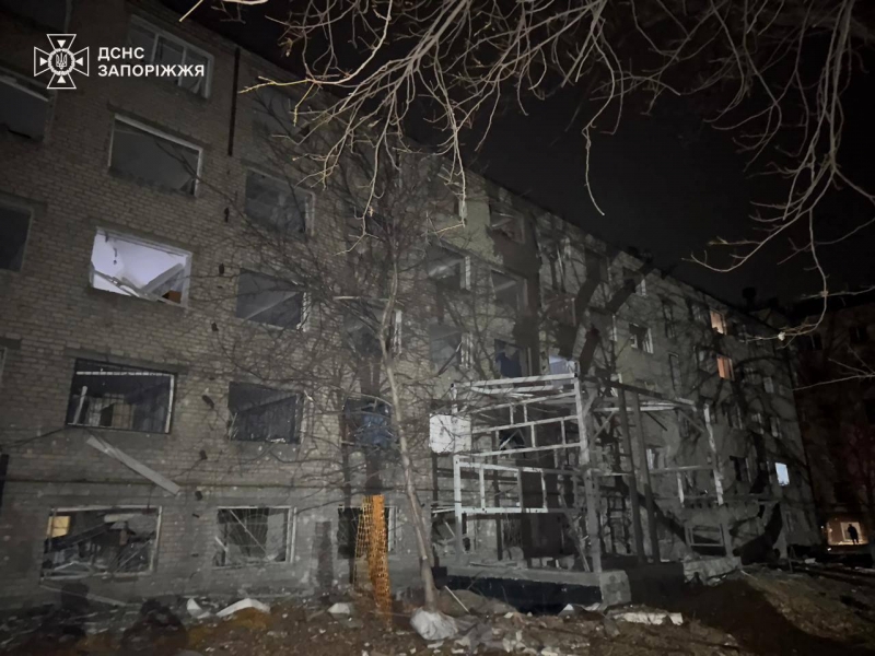 Ще одна кошмарна ніч: внаслідок ударів росіян є загиблі у Запоріжжі та Миколаєві (фото, відео)