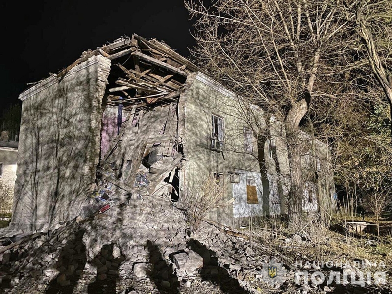 Ще одна кошмарна ніч: внаслідок ударів росіян є загиблі у Запоріжжі та Миколаєві (фото, відео)