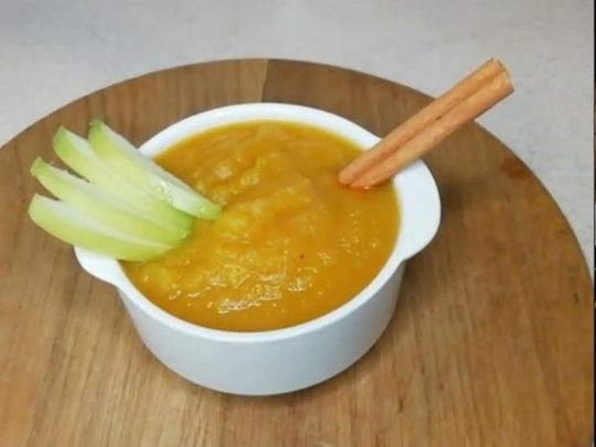 Соус із&nbsp;запечених яблук, кориці та&nbsp;карі: смакує з м&rsquo;ясними стравами