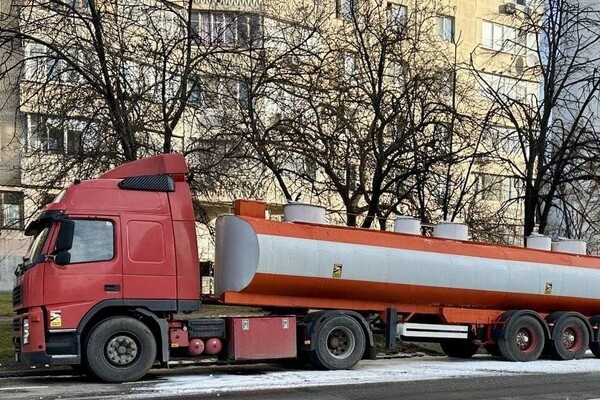 В Одессе мужчина поджег грузовик, потому что он закрывал ему пейзаж
