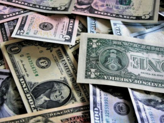 Курс долара у&nbsp;Новий рік: чого чекати від американської валюти