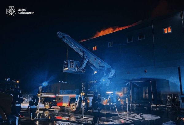 Ворог атакував Україну з повітря: в Києві пролунали вибухи, є постраждалі